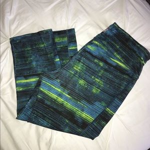Large yoga pants/exercise pants capris